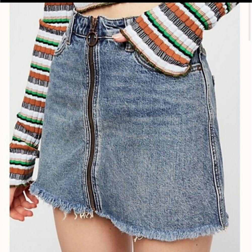 We the free zip it up jean denim skirt size 28